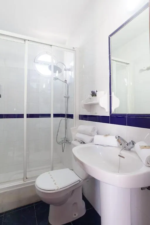 Hostal Restaurante La Giralda Рота 0*,  Испания