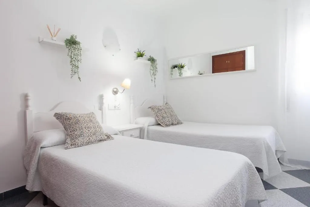 Hostal Restaurante La Giralda Рота Испания