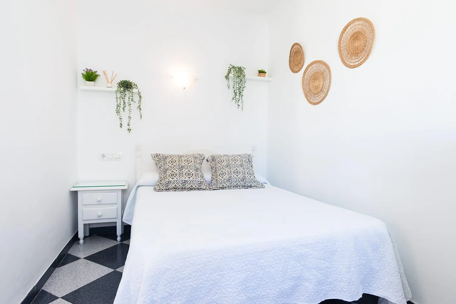 Hostal Restaurante La Giralda 罗塔